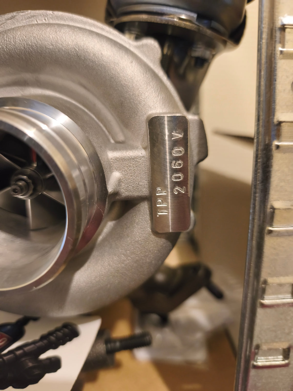 Turbo GT2060V Hybride 300ch pour TDI – Base VB Neuve – Plug & Play Bride 3 Trous – Option Roulements